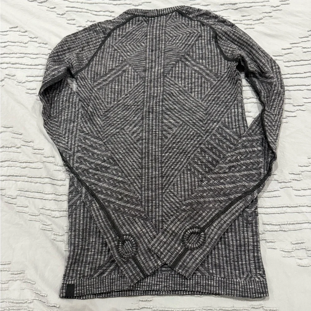 Lululemon Rest Less Pullover Top EUC - Picture 6 of 9